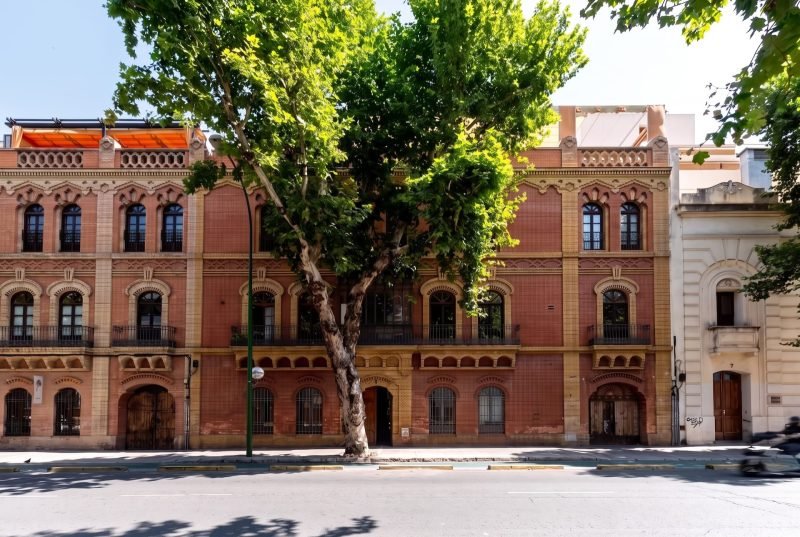 Joya de Aníbal González, exterior